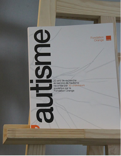 Couverture d’ouvrage : Le livre "L’autisme" de la fondation Orange